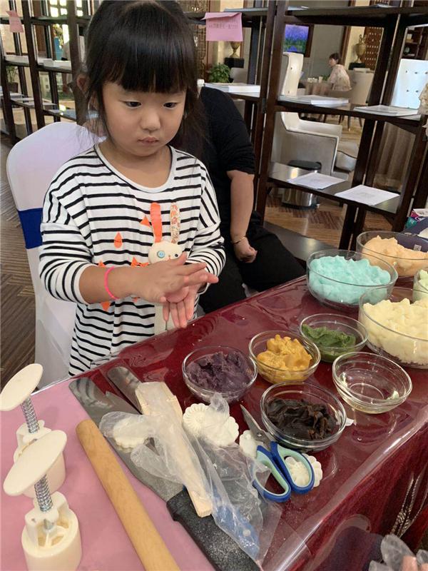 情系中秋，樂享團圓——君河灣社區冰皮月餅制作活動圓滿落幕